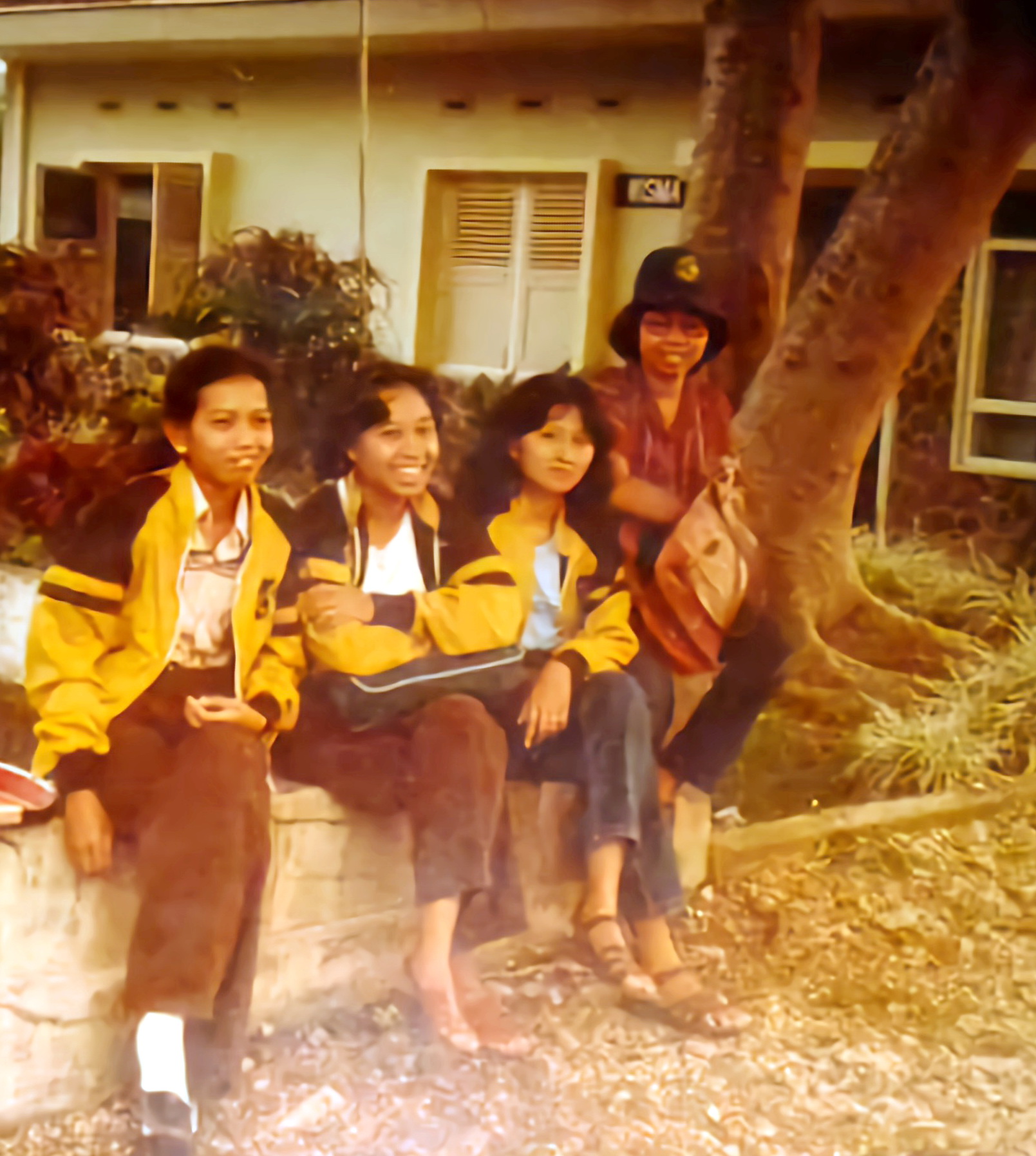 la Family: Album Kenangan Angkatan 1976