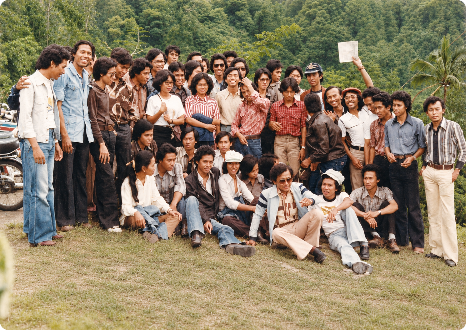 Kumpul-kompak TS FT UGM Angkatan 1976 di Kaliurang tahun 1979